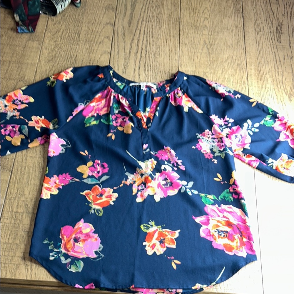 Collective Concepts Blue and Pink Floral Blouse 3/4 Sleeve Relaxed